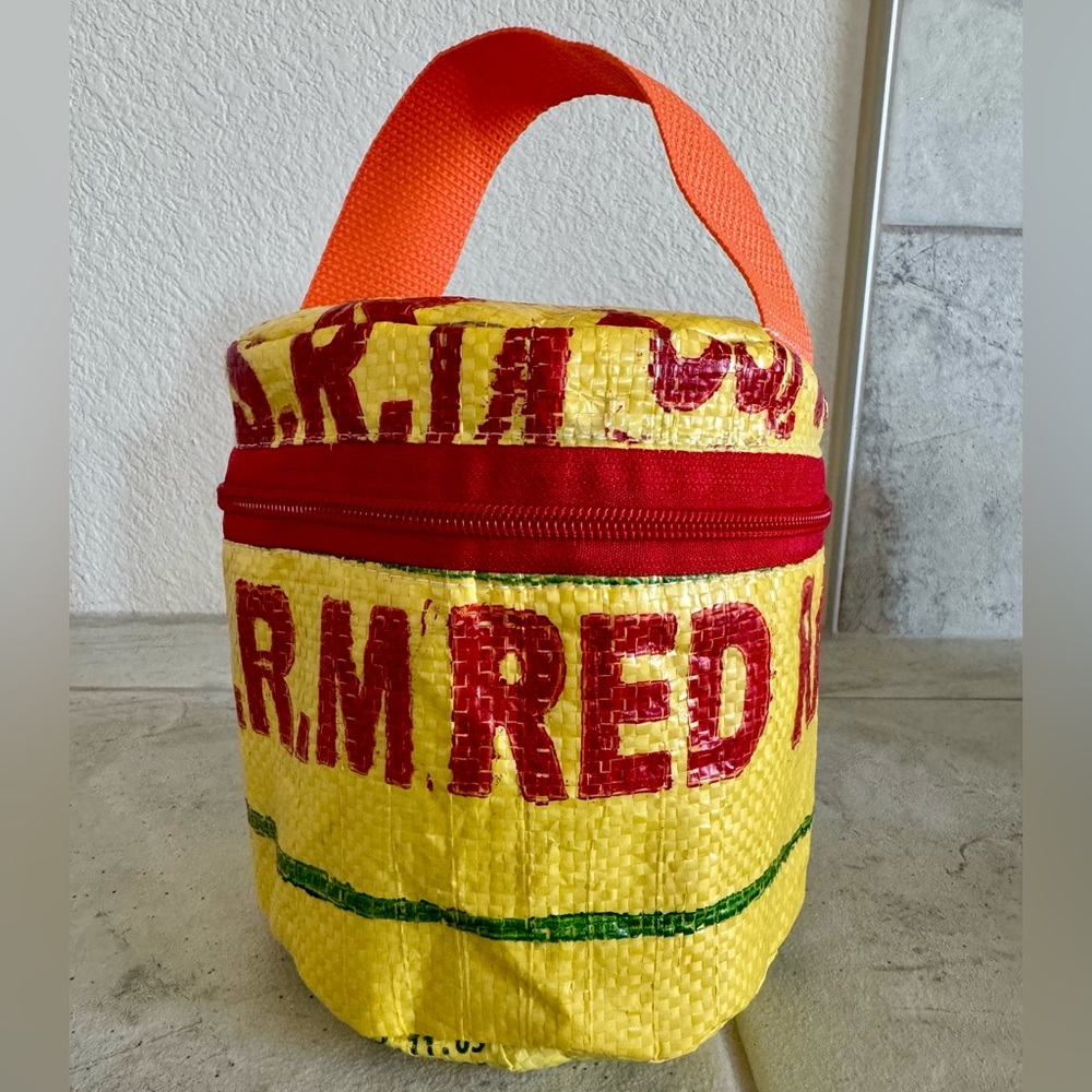 Eco-Art Recycled Rice Sack Small Bucket Purse w Zipper Top Yellow Fabric Lined